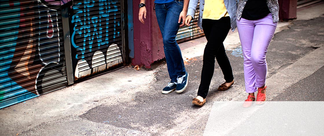 Students walking down laneway