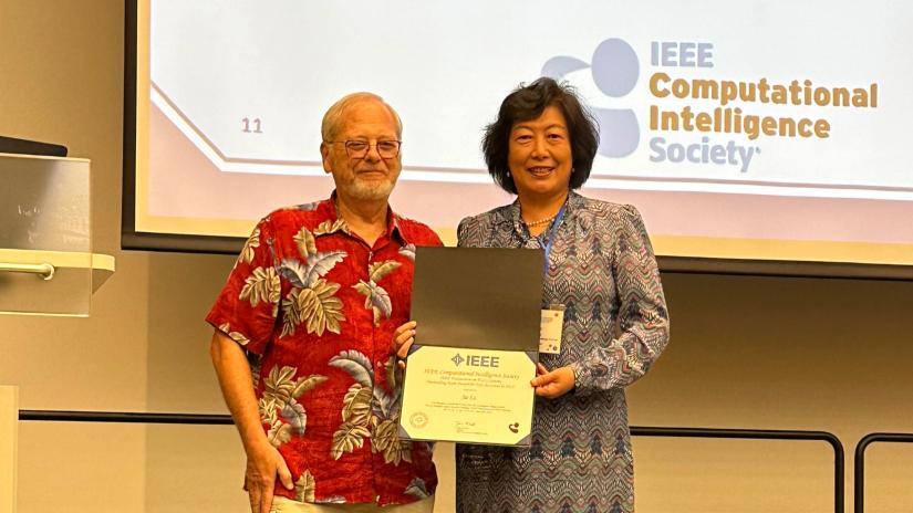 AAII's Dist Prof Jie Lu receives Fuzz-IEEE 2023 Outstanding Paper Award