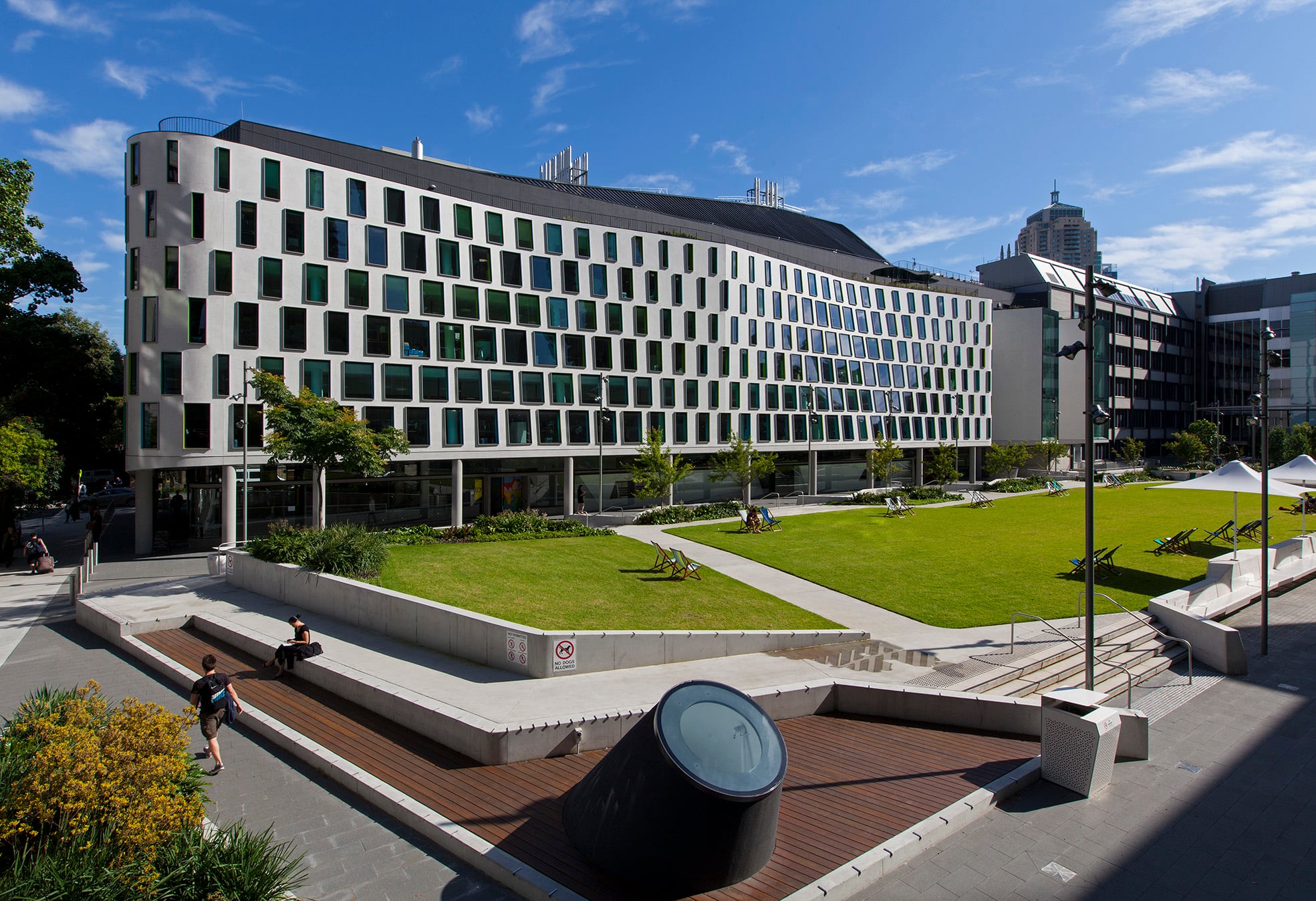Building 7 and alumni green
