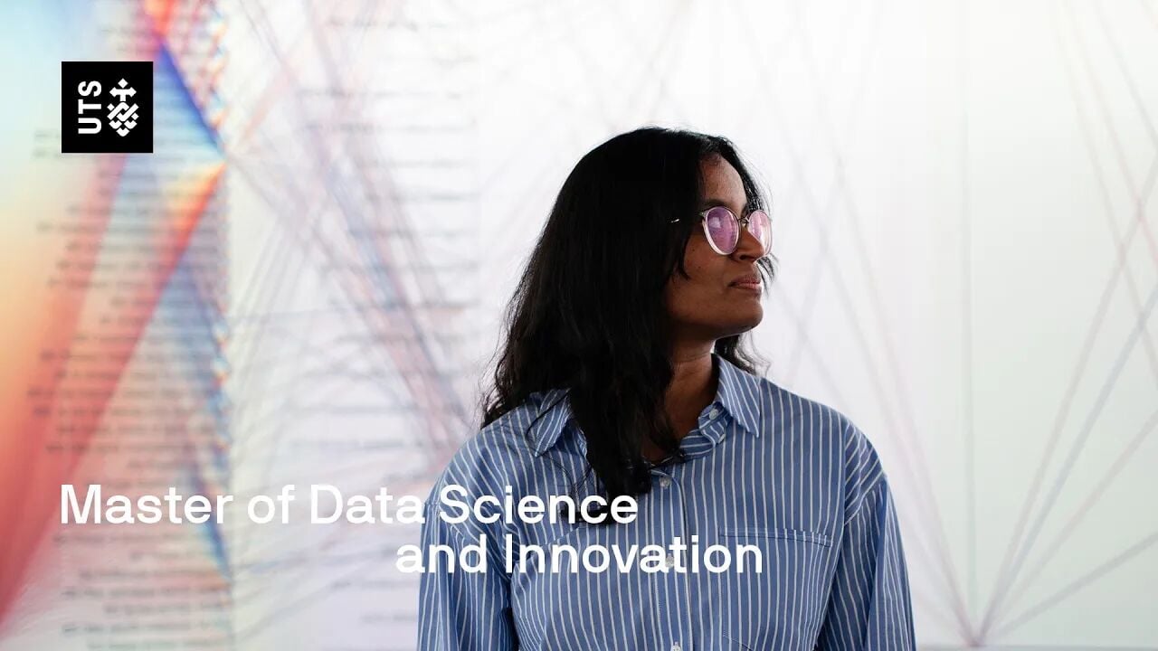 A video thumbnail portrait image of Akshaya, a Master of Data Science and Innovation alumna from UTS