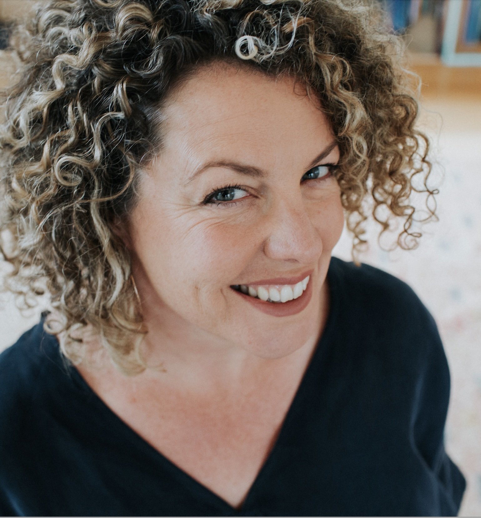 Portrait image of Johanna Bell