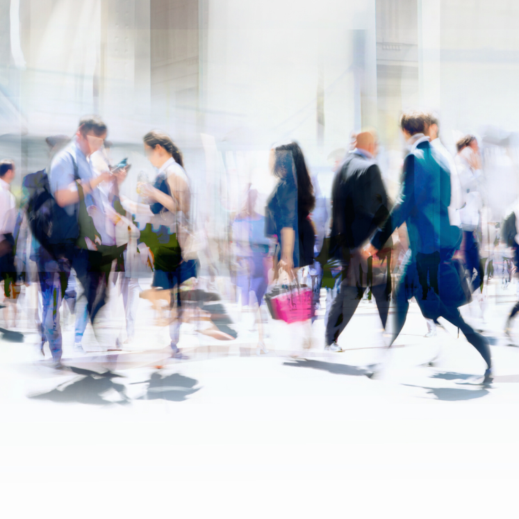 a picture of a crowd blurred