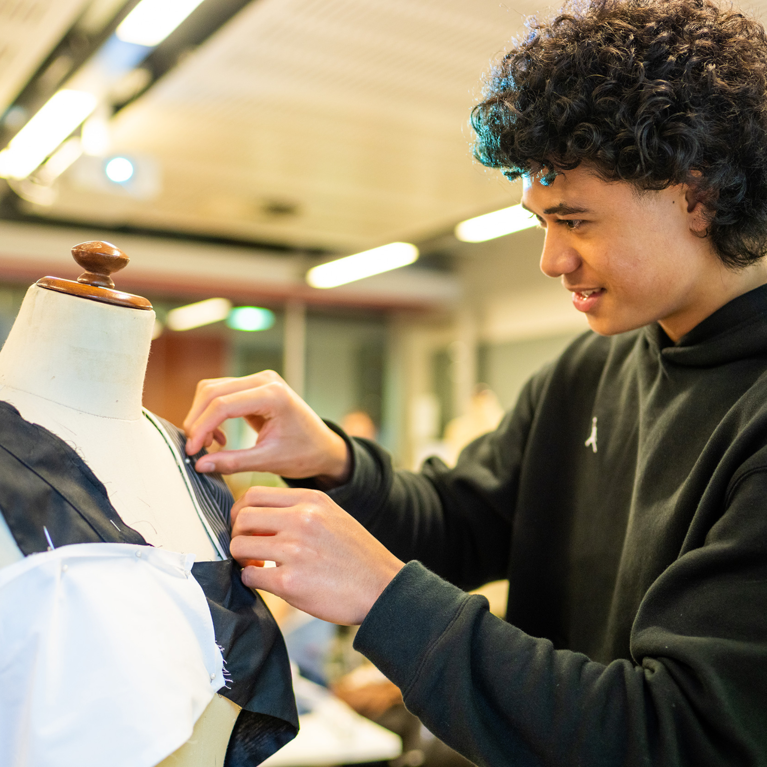 CSJI_high school boy taking part in design workshop on UTS campus.
