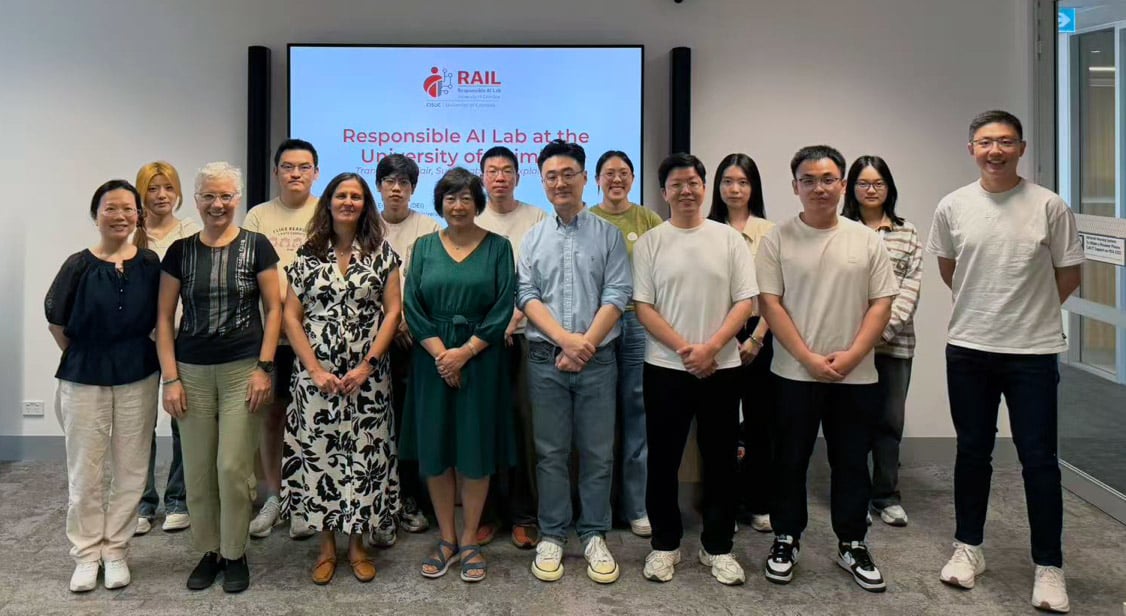 Group shot of Catarina Silva with UTS researchers and AAII students.