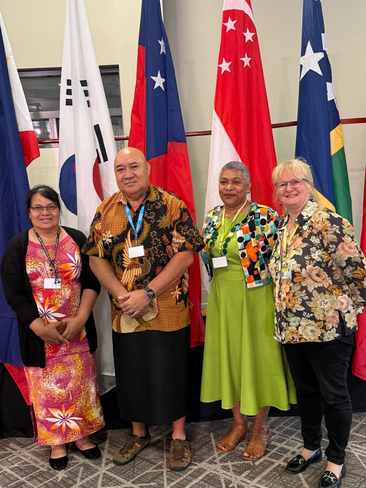 (L-R): Helen Murdoch (Kiribati PNO), Dr Saia Ma'u Piukala (WPRO RD), Miliakere