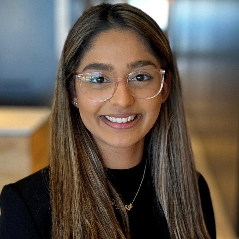 Portrait of Fauzia Hussein - Law graduate from the University of Technology Sydney