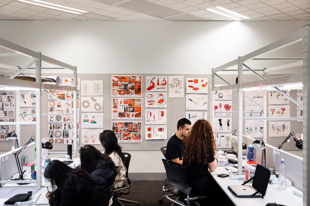 DAB Building 5A Viscom and Product Design undergraduate students collaborating.