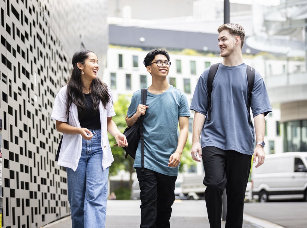 Students walking on the UTS campus.