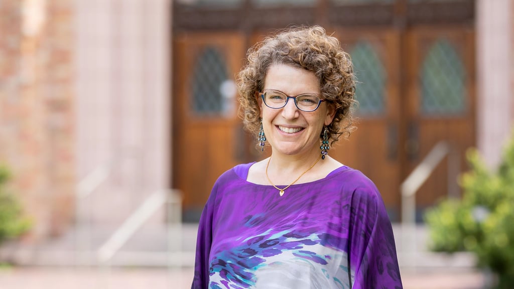 Professor Emily M Bender