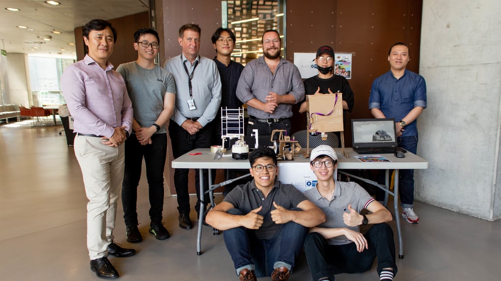 Group of University of Technology Sydney students on campus