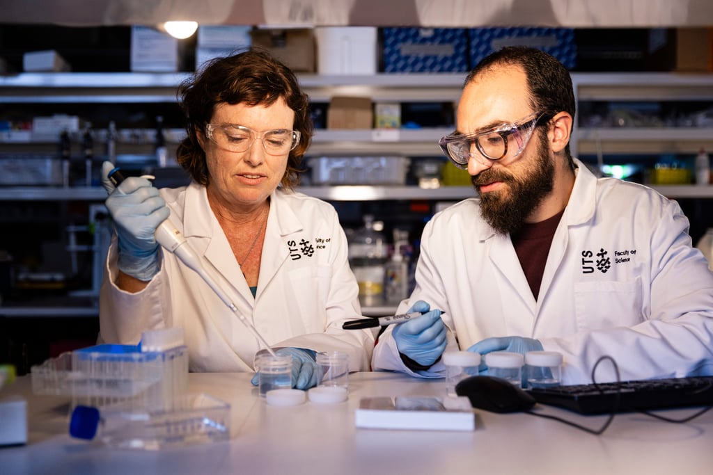 Photo of algal bloom researchers in the lab