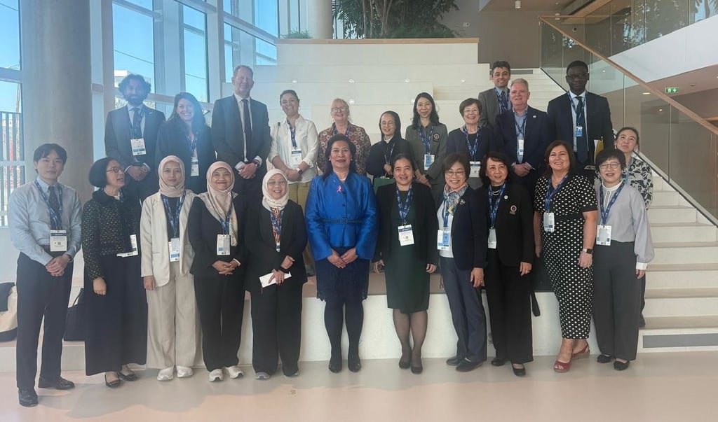 Stakeholders for WHO Academy alongside WHO Chief Nurse Dr Amelia Latu Afuhaamango Tuipulotu (centre)