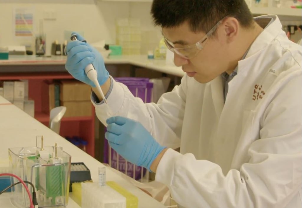 Photo of Gang Liu in the lab