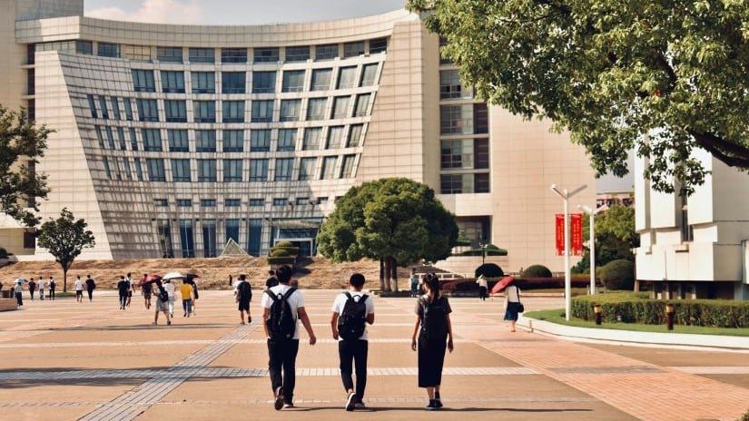 Students walking the campus of Shanghai University