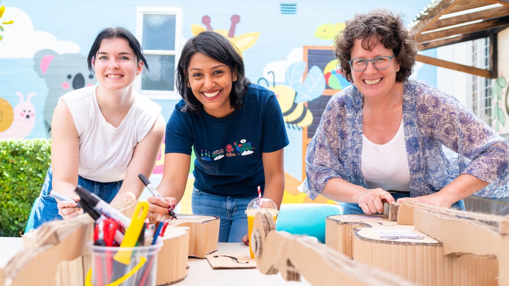 UTS students volunteering at the Uniting Harris Community Centre. Credit: Kwa Nguyen.
