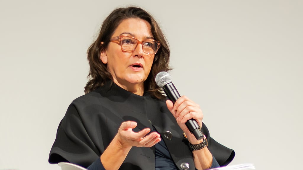 Image of Professor Lorena Allam