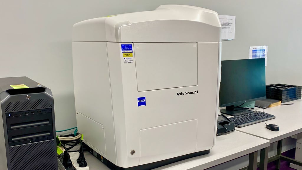 Axio Scan Z.1 machine at UTS