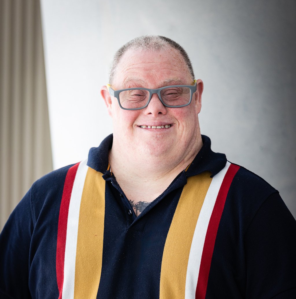 Photo of Leigh Creighton