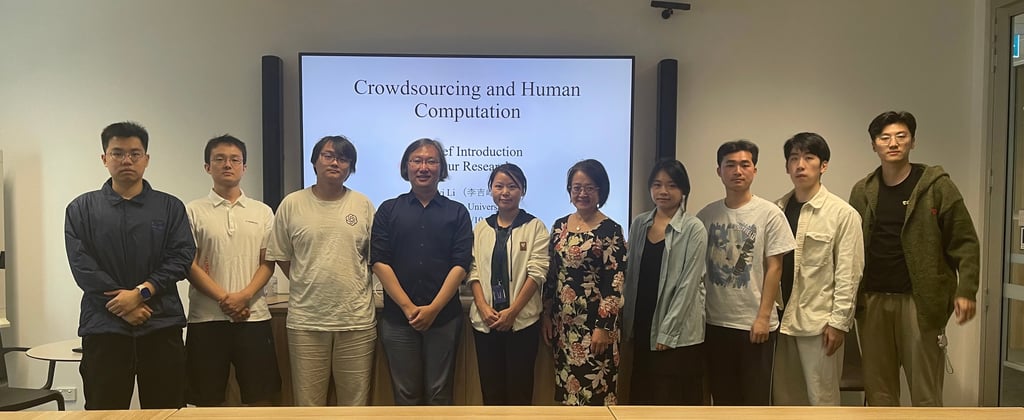 A/Prof Jiyi Li (fourth from left), guest speaker at the AAII seminar on 13 October 2025, with AAII researchers and students.