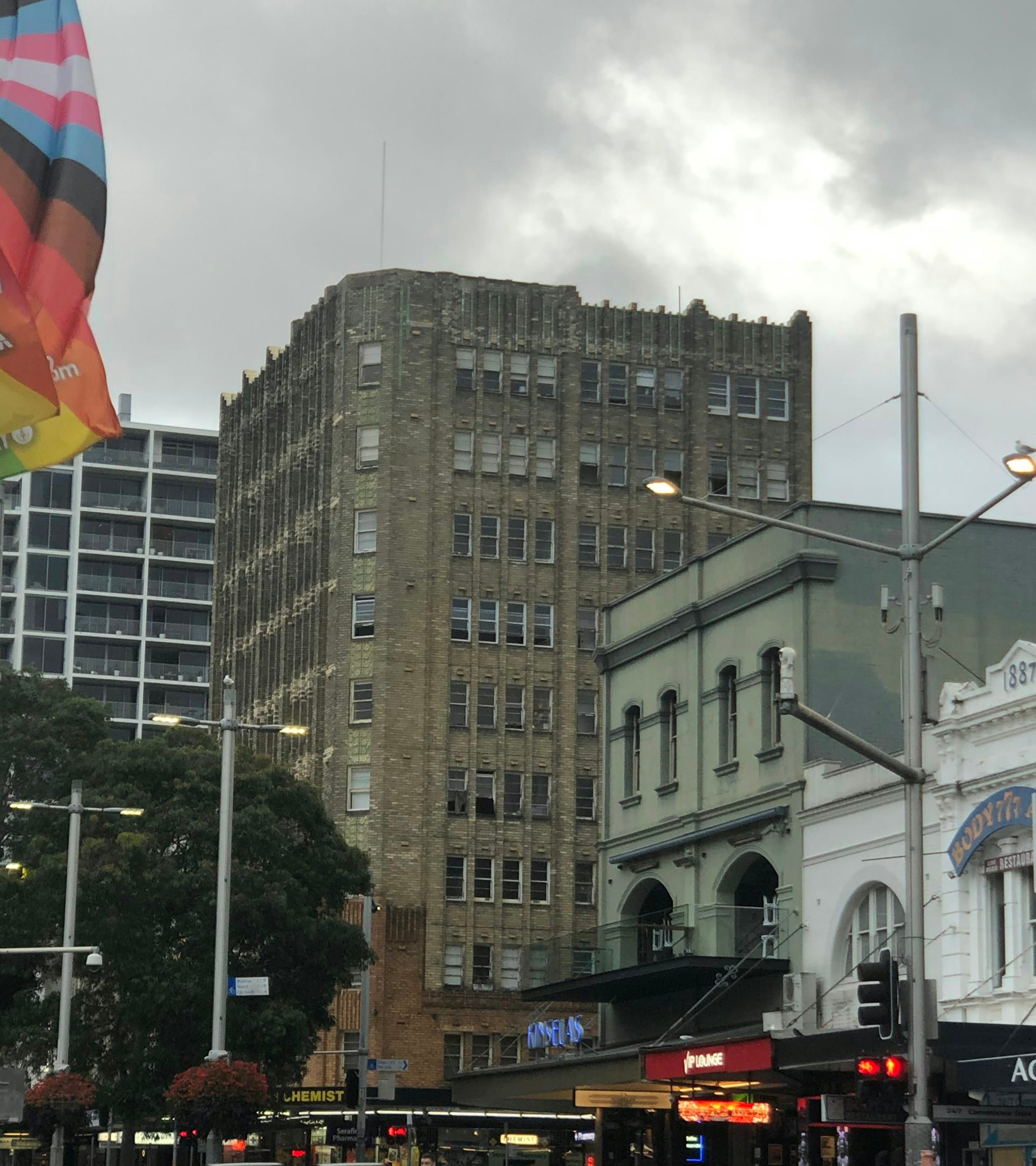 file-20210303-19-r6u2f1