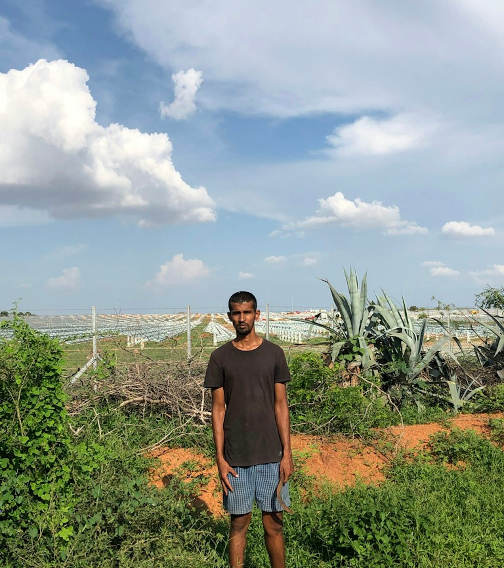 farm worker india solar power