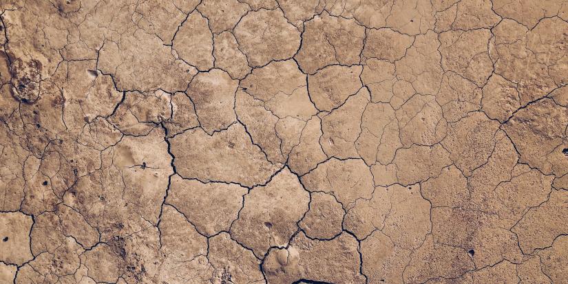 Dry soil conditions maximise earthquake impact