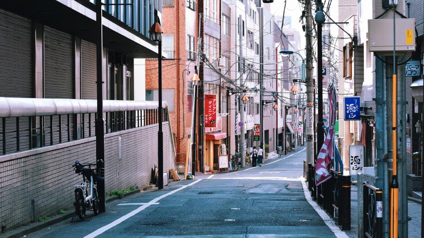 Laneway with no shoppers