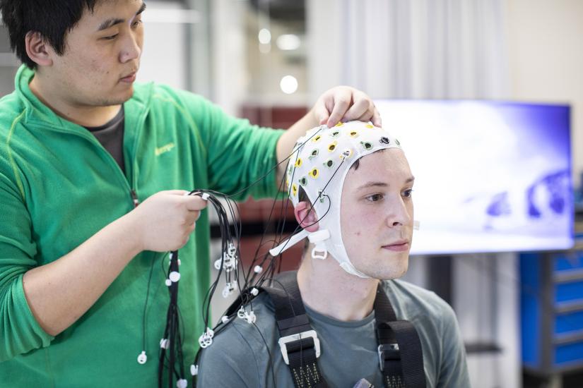 Wiring up for a BCI experiment using virtual reality technology