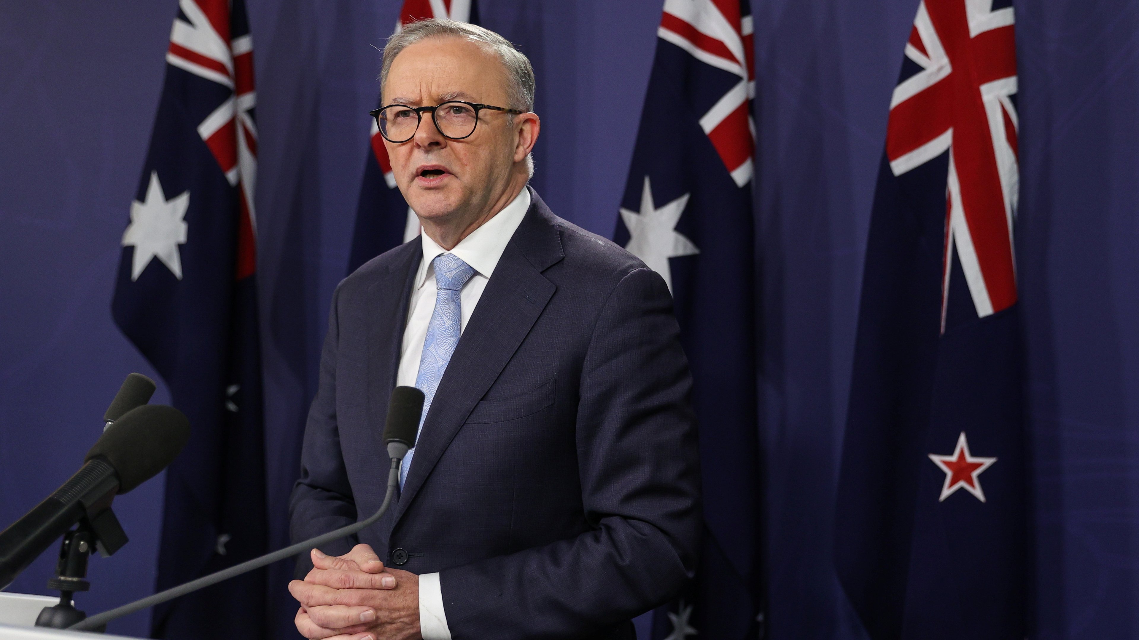 2022-06-10T032127Z_1651301859_RC2OOU9HWPTN_RTRMADP_3_AUSTRALIA-NEWZEALAND