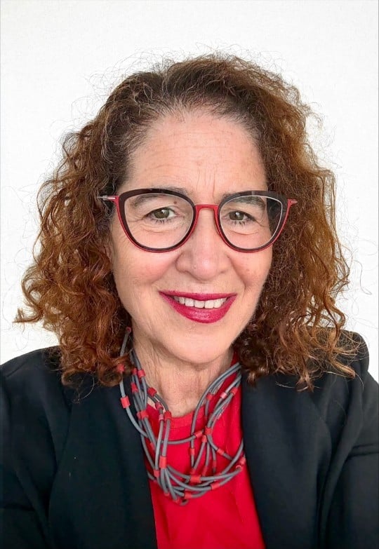 Leslie Loble