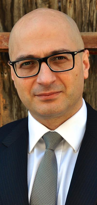 Robert Sazdov