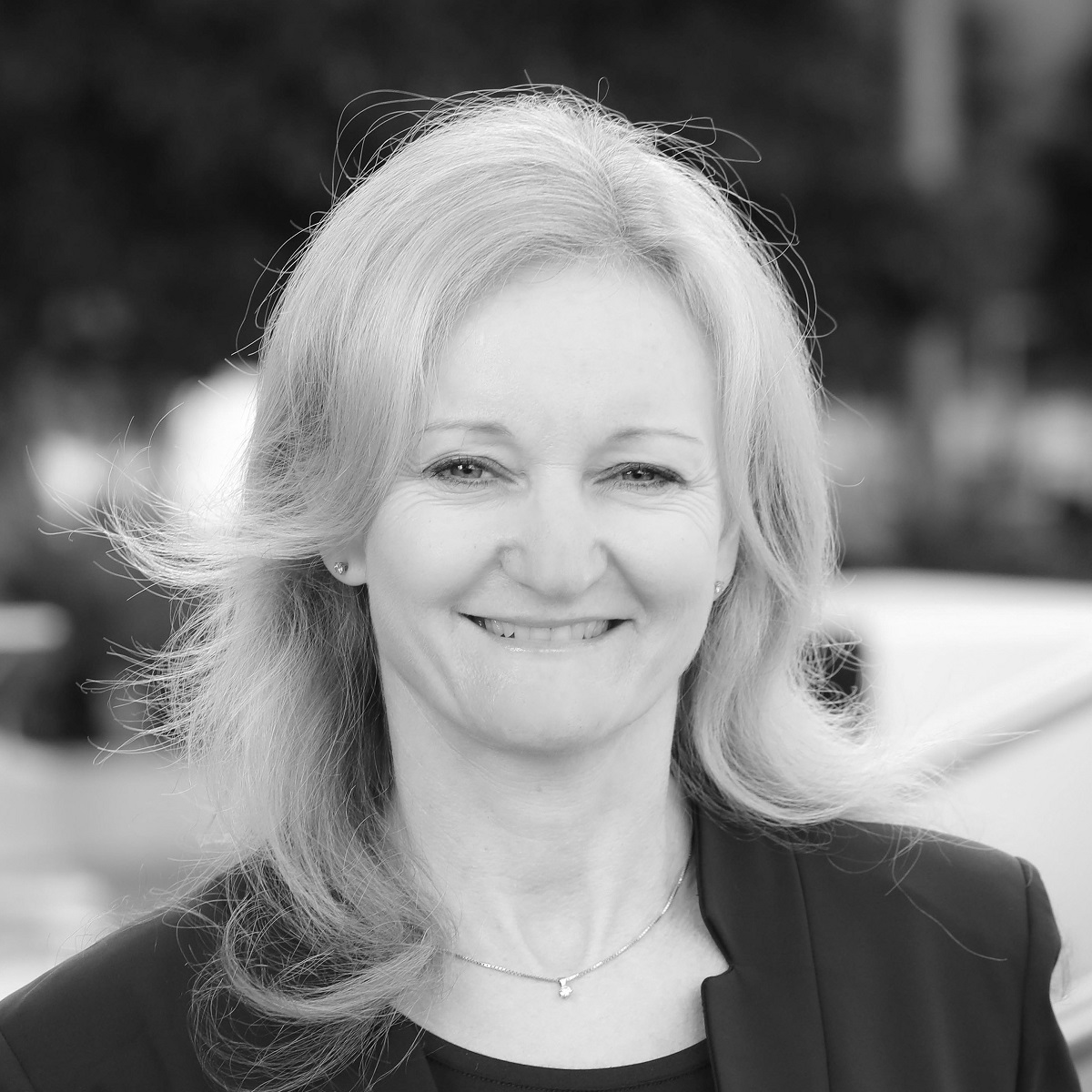 Associate Professor Robyn Lowe