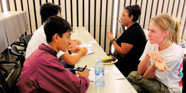 Macquarie Fields HS students and UTS preservice teachers