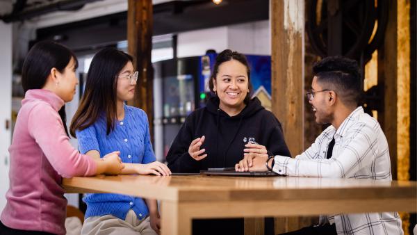 Students collaborating at UTS Startups