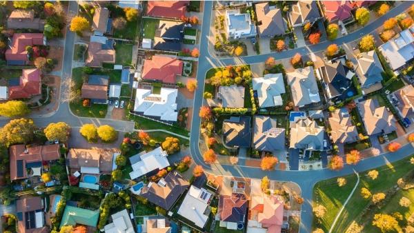 800x450%20Aerial%20suburb%20streets_Shutterstock