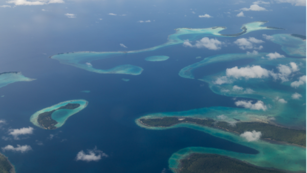 800x450%20Aerial%20view%20photograph%20of%20small%20islands%20in%20the%20Solomon%20Islands