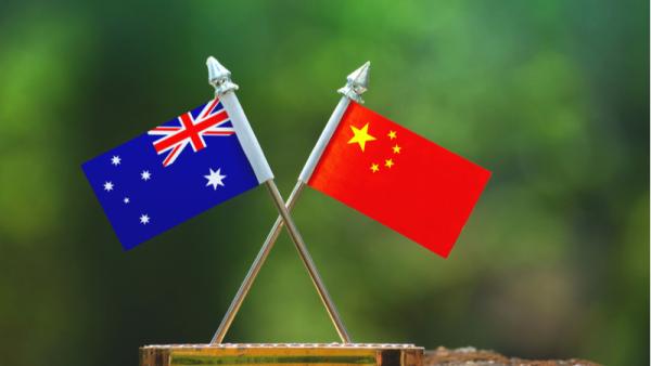 800x450%20Australia-China%20flag%20green%20background_shutterstock