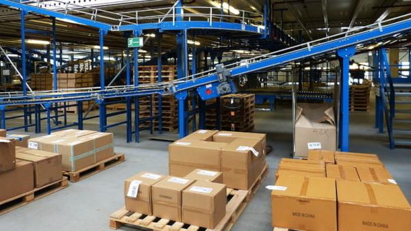 800x450%20brown%20box%20lot%20inside%20a%20factory