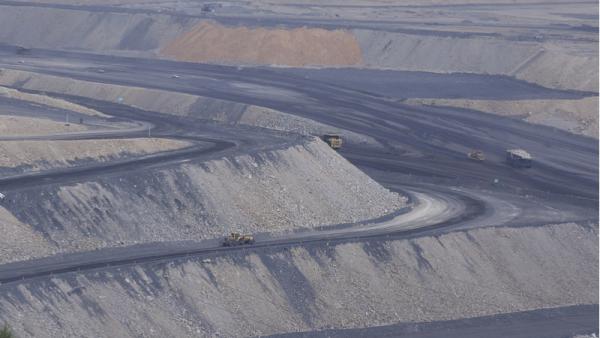 800x450%20Coal%20mining%20site%20Pingshuo%20Shutterstock%20%281%29