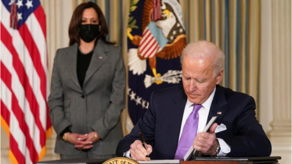 800x450%20Joe%20Biden%20signing%20papers