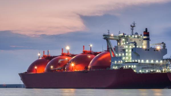 800x450%20LNG%20ship%20at%20dawn%20moored%20to%20the%20gas%20terminal