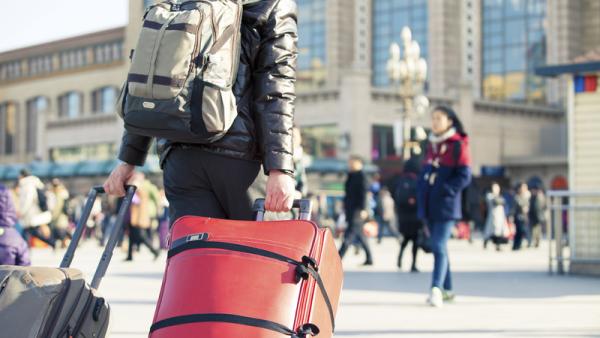 800x450%20migrants%20luggage