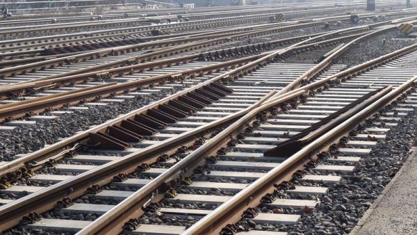 800x450%20railway-connection_hpgruesen_pixabay