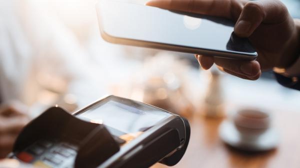 800x450%20smartphone%20and%20eftpos%20machine_shutterstock