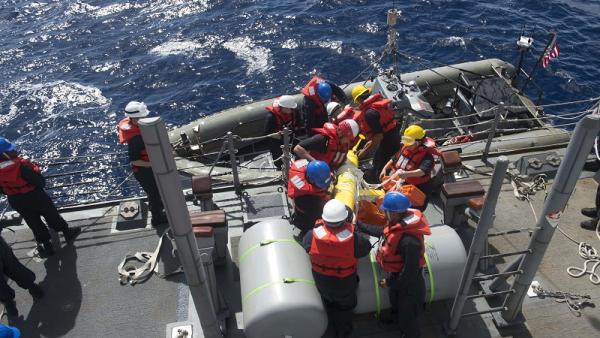 US%20navy%20retrieving%20drone%20from%20China_800x450