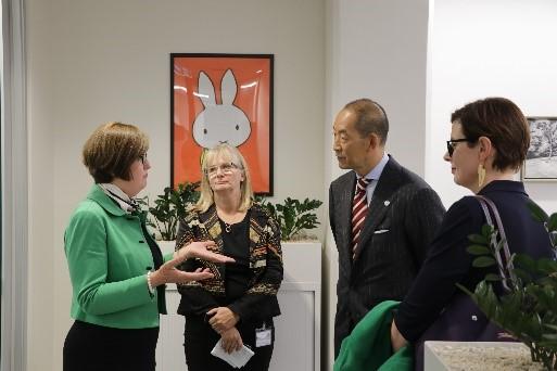 Prof. Jane Phillips welcomes Dr. Kasai to the ImPACCT Centre