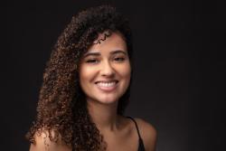 Headshot of Nathalia Rodrigues