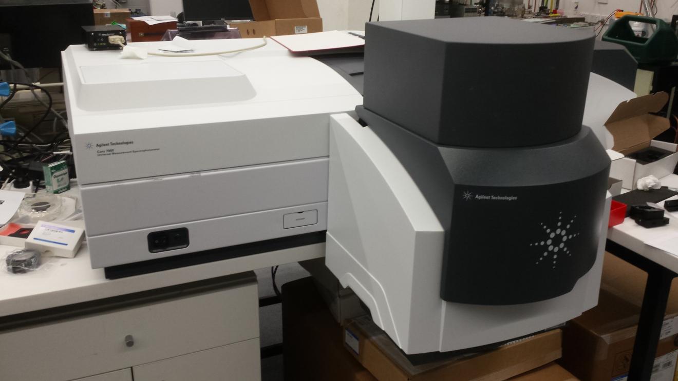Picture of the Agilent Cary 7000 UMS