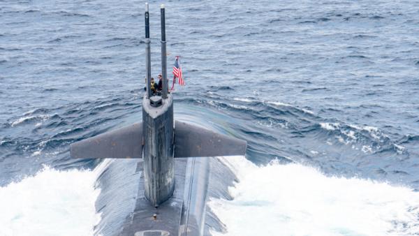 800x450 nuclear submarine of U.S.Navy sails on the surface of the sea