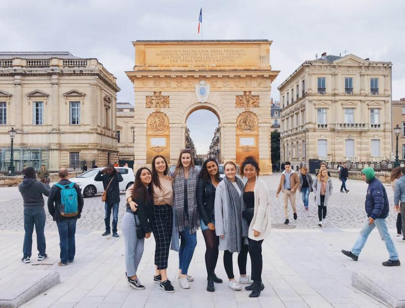 FASS France ICS study tour Nicole and five female friends at the Arc de Triomphe